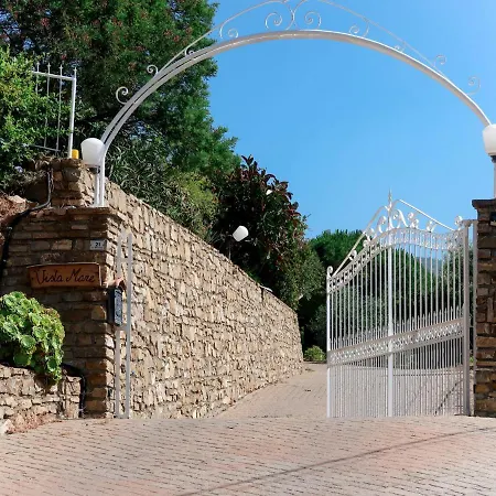 Locazione Turistica Castellaro (Liguria)